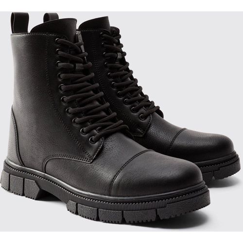 Botas Estilo Obrero Gruesas Con Cordones Cruzados - boohoo - Modalova