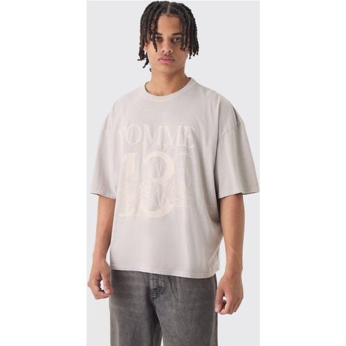 T-shirt squadrata oversize Homme 13 con girocollo esteso - boohoo - Modalova