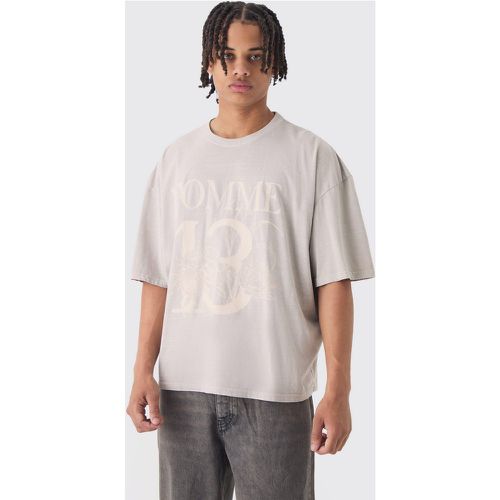 T-shirt squadrata oversize Homme 13 con girocollo esteso - boohoo - Modalova