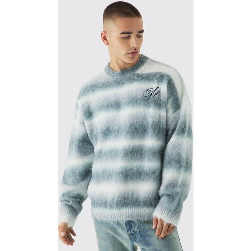 Maglione squadrato oversize in maglia spazzolata a righe sfumate con ricami - boohoo - Modalova