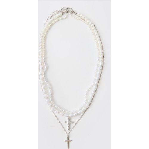 Collar A Capas Con Cruz Y Perlas - boohoo - Modalova