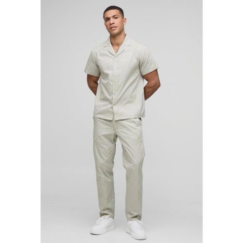 Set camicia a maniche corte Regular Fit con rever & pantaloni affusolati - boohoo - Modalova