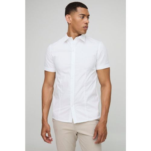 Camisa Ajustada Básica De Manga Corta Con Cuello - boohoo - Modalova