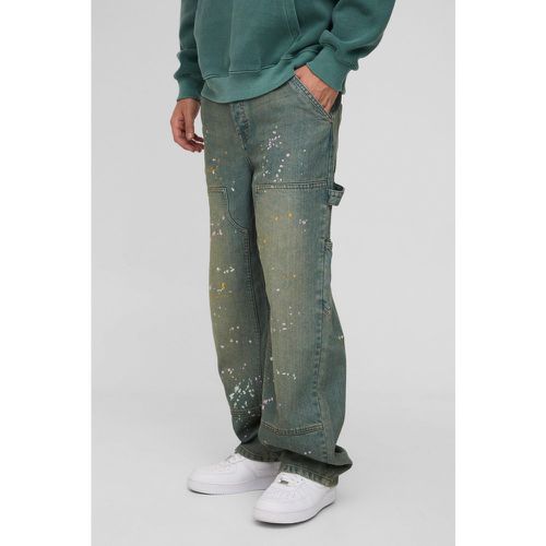 Jeans rilassati in denim rigido stile Carpenter con schizzi di colore - boohoo - Modalova