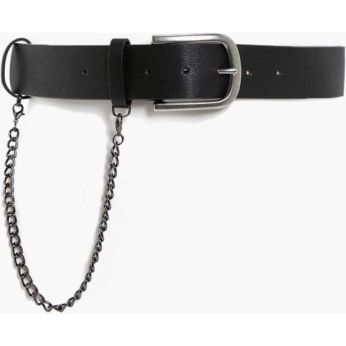 Cintura in taglio maschile con dettagli a catena - boohoo - Modalova