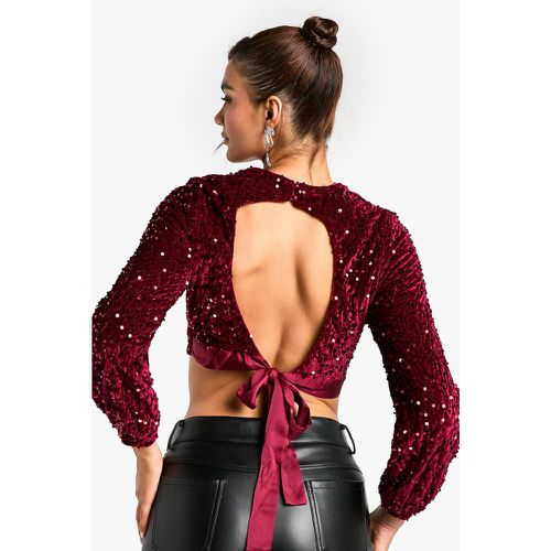 Crop top allacciato sul retro con paillettes - boohoo - Modalova