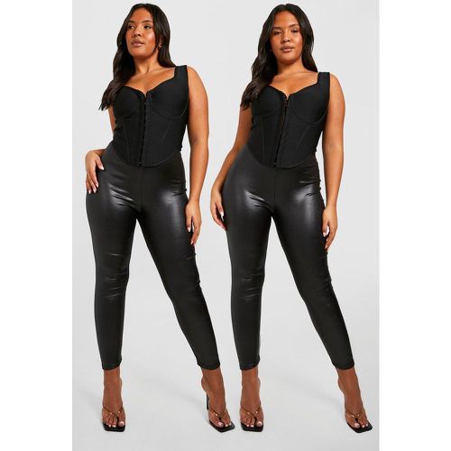 Legging Plus Size a vita alta effetto bagnato - set di 2 paia - boohoo - Modalova