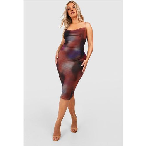 Vestito midi Plus Size in rete astratta con scollo a cappuccio - boohoo - Modalova