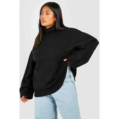 Maglione Plus Size in maglia morbida con collo alto - boohoo - Modalova