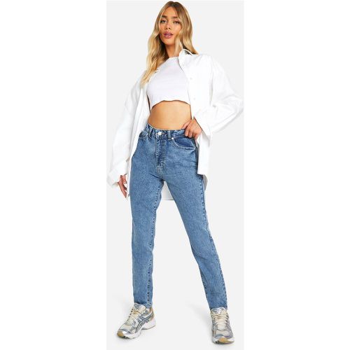 Jeans Mom Basics a vita alta - boohoo - Modalova