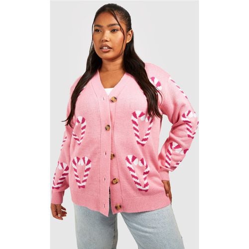 Cardigan natalizio Plus Size con bastoncini di zucchero - boohoo - Modalova