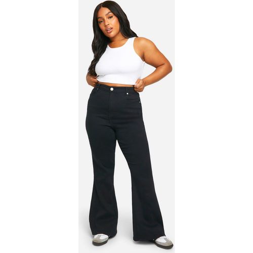 Jeans a zampa Plus Size in denim - boohoo - Modalova