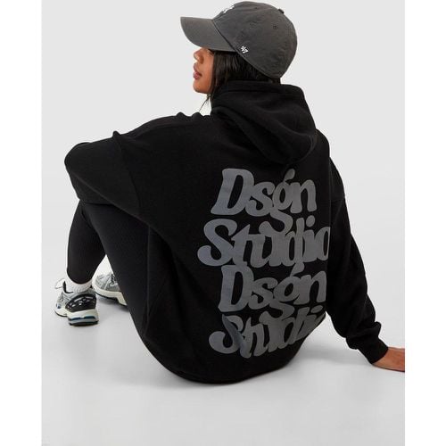 Felpa oversize con slogan Dsgn Studio e stampa a caratteri arrotondati - boohoo - Modalova