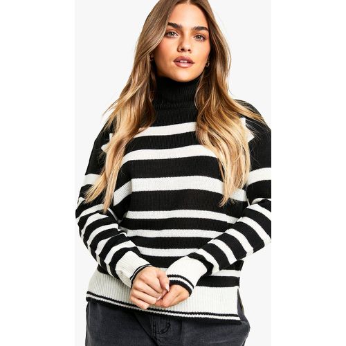 Maglione Petite a righe con collo alto - boohoo - Modalova