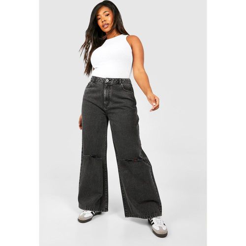 Jeans dritti Plus Size Basics con strappi sul ginocchio - boohoo - Modalova