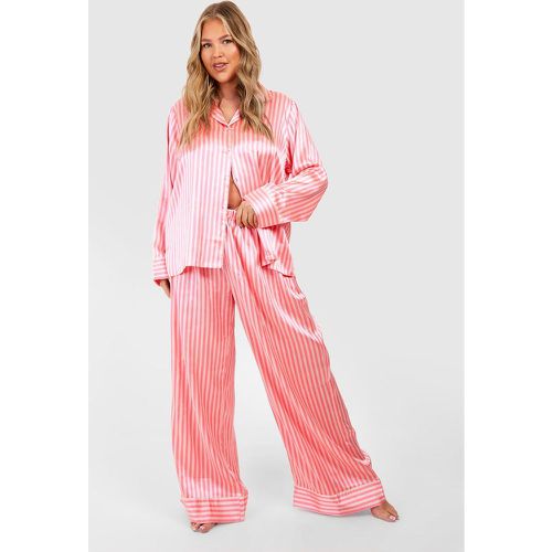 Pijama Plus De Raso Con Estampado De Rayas - boohoo - Modalova