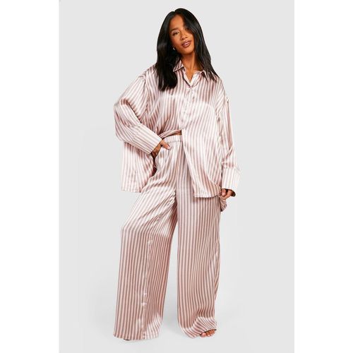 Pijama Petite De Raso Con Rayas - boohoo - Modalova