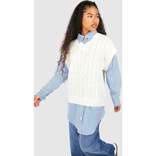 Camicia Petite in maglia intrecciata con finto doppio livello - boohoo - Modalova
