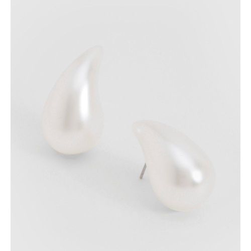 Pearl Tear Drop Earrings, Bianco - boohoo - Modalova