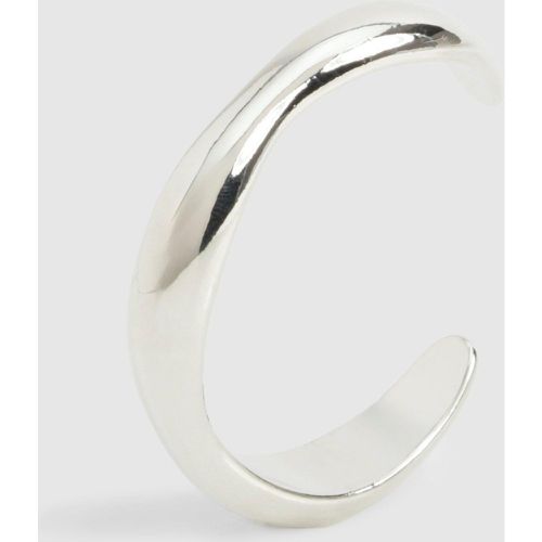 Silver Asymmetric Wavy Cuff Bracelet - boohoo - Modalova