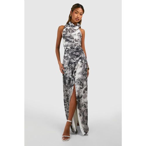 Chiffon Maxi Leopard Print Halterneck Dress - boohoo - Modalova