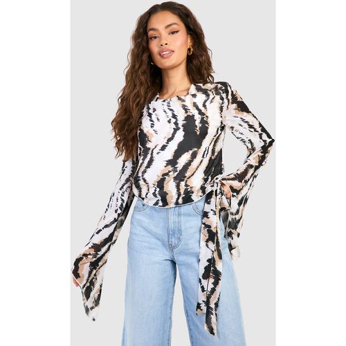 Top in chiffon con stampa e scollo a cappuccio - boohoo - Modalova