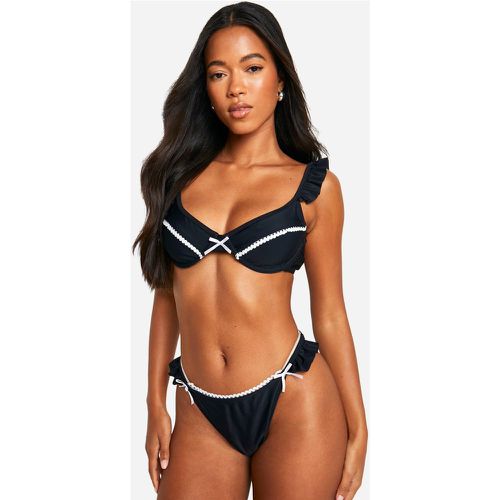 Slip bikini a perizoma con dettagli in pizzo e fiocco - boohoo - Modalova