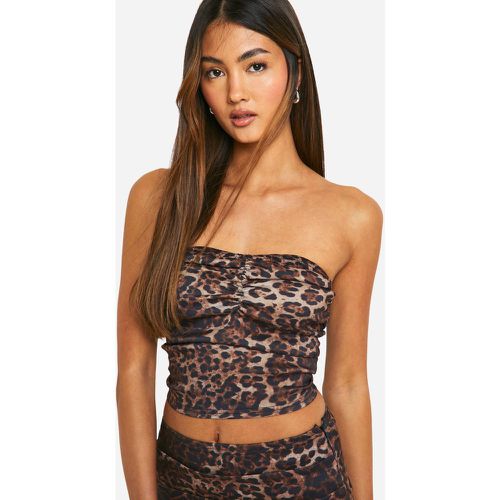 Top a fascia lungo leopardato con ruches - boohoo - Modalova