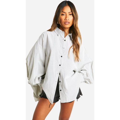 Camisa Oversize Con Mangas Bombachas Y Rayas Finas - boohoo - Modalova