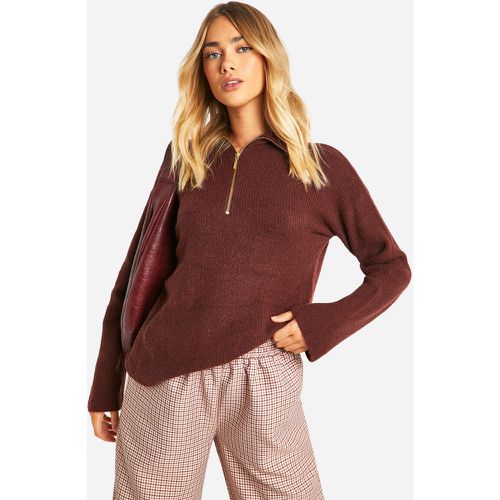 Maglione in maglia a coste morbide con colletto e zip corta - boohoo - Modalova