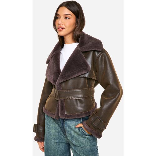 Chaqueta De Aviador Luxy Con Cinturón Y Ribete De Pelo Sintético - boohoo - Modalova