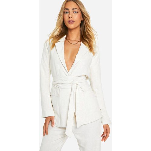 Blazer sartoriale effetto lino con laccetti in vita - boohoo - Modalova