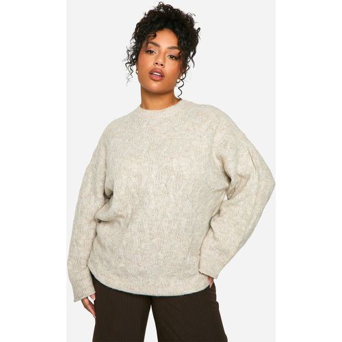 Maglione Plus Size oversize in maglia morbida intrecciata - boohoo - Modalova