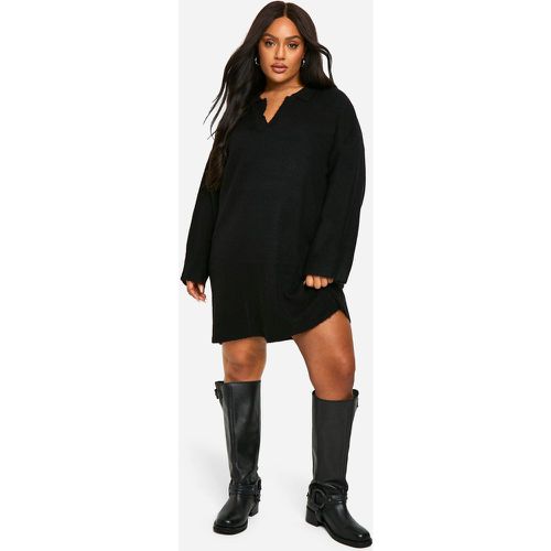 Vestito in maglia morbida Plus Size in maglia fine con colletto stile polo - boohoo - Modalova