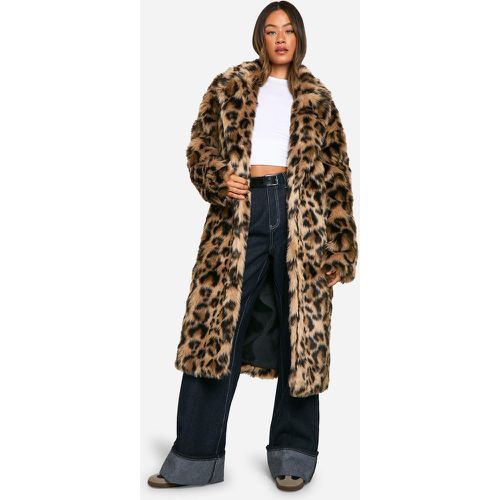 Cappotto Tall in pelliccia sintetica leopardata - boohoo - Modalova