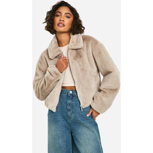 Chaqueta Tall Corta De Pelo Sintético - boohoo - Modalova