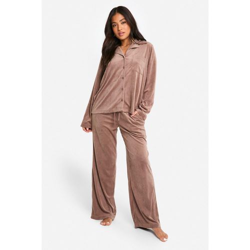 Pijama Petite De Terciopelo Y Forro Polar Con Botones - boohoo - Modalova