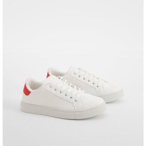 Scarpe da ginnastica basse Basic con pannello sul retro - boohoo - Modalova