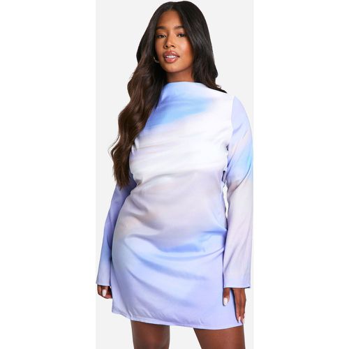 Plus Premium Satin Blurred Print Cowl Back Mini Dress - boohoo - Modalova