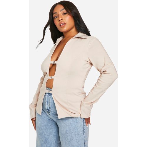 Camicia Plus Size con colletto e fibbia frontale - boohoo - Modalova