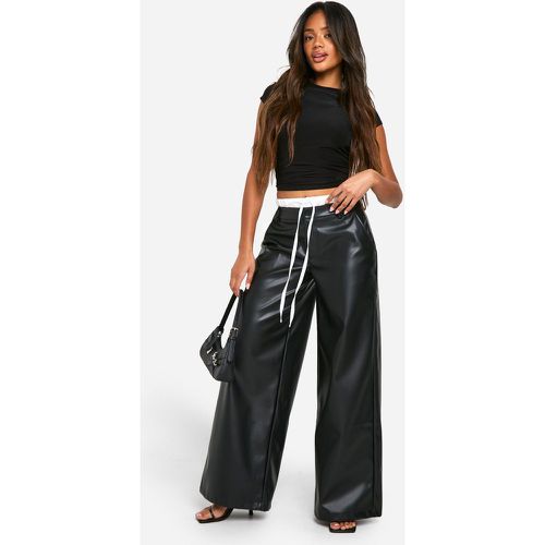 Pantalón Bóxer De Raso Con Pernera Ancha Y Cintura Elástica - boohoo - Modalova