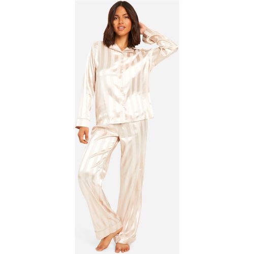 Pijama Camisero De Raso Y Jacquard Con Estampado De Rayas - boohoo - Modalova