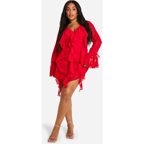 Vestito a trapezio Plus Size in burnout a fiori con arricciature - boohoo - Modalova