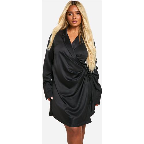 Vestito camicia scaldacuore Plus Size in raso con laccetti - boohoo - Modalova