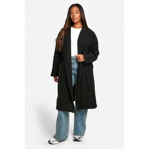 Cappotto Plus Size effetto lana con laccetti in vita - boohoo - Modalova