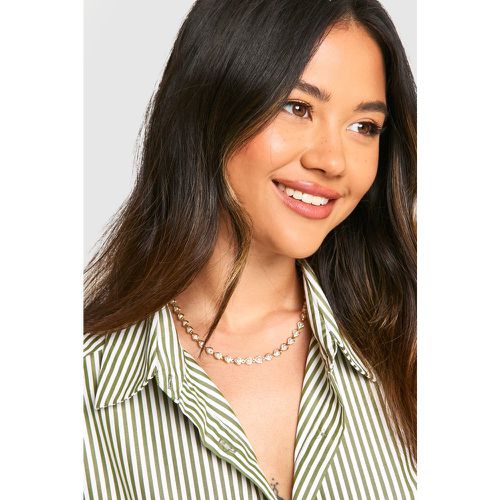 Collar De Cadena Con Corazón Y Perlas - boohoo - Modalova