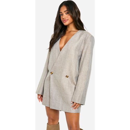 Premium Glitter Pinstripe Oversized Blazer Dress - boohoo - Modalova