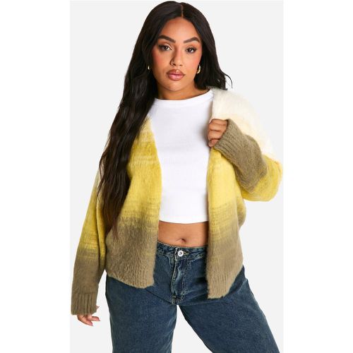 Cardigan Plus Size in maglia morbida sfumata - boohoo - Modalova