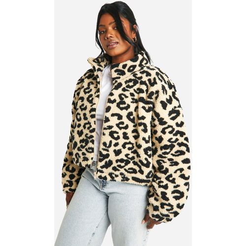 Chaqueta Plus Bomber Recta De Borreguito Sintético Con Estampado De Leopardo - boohoo - Modalova