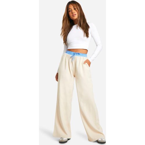 Pantalón Petite Bóxer De Pernera Ancha Con Línea En Contraste Y Cintura Elástica - boohoo - Modalova